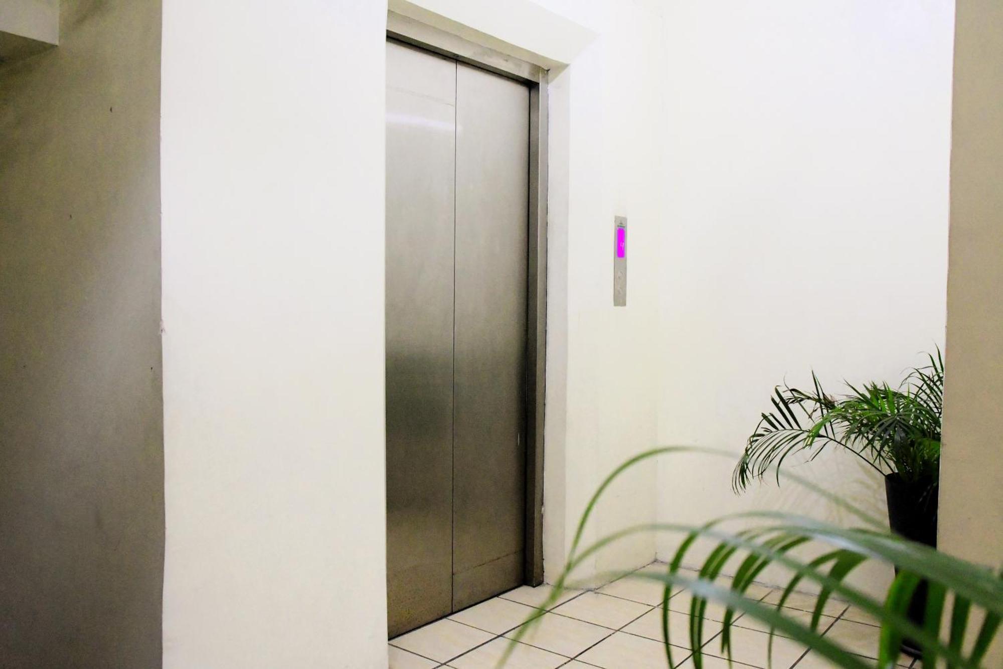 Arzo Hotel Makati Μακάτι Εξωτερικό φωτογραφία